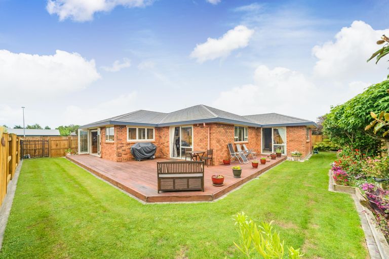 Photo of property in 37 Liberty Grove, Kelvin Grove, Palmerston North, 4414