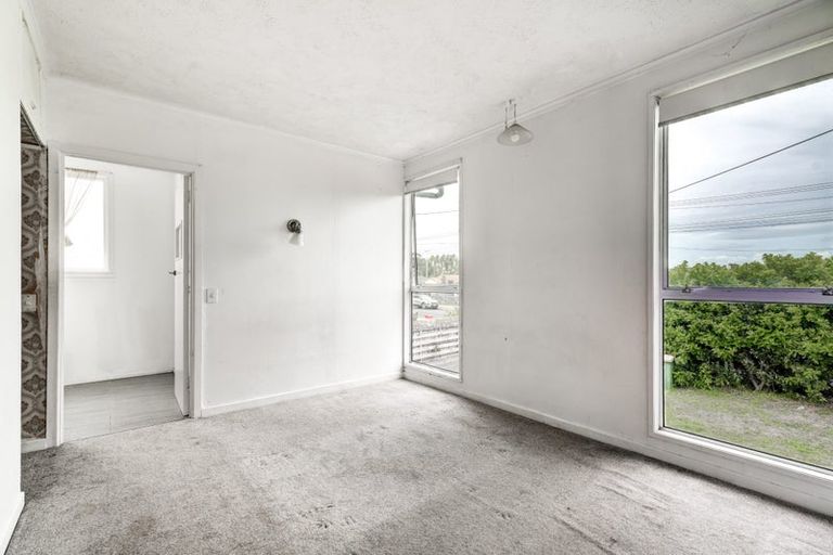 Photo of property in 141 Centreway Road, Orewa, 0931