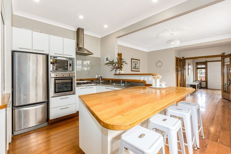 Photo of property in 10 Chelsea Street, Miramar, Wellington, 6022