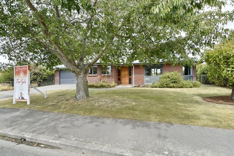 Photo of property in 225 Kingsbury Avenue, Rangiora, 7400