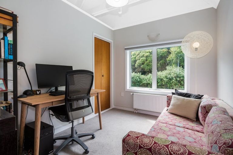 Photo of property in 6/354 Muritai Road, Eastbourne, Lower Hutt, 5013