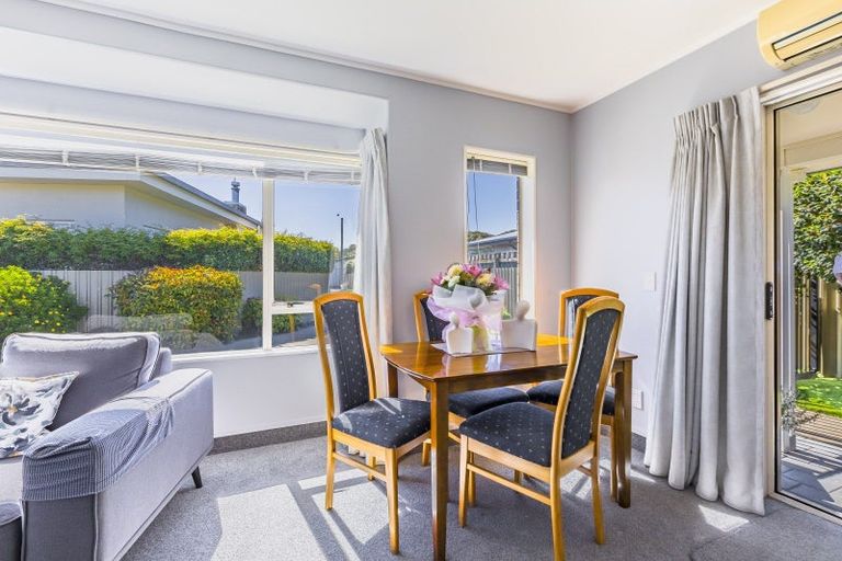 Photo of property in 2/2 Anzac Avenue, Onekawa, Napier, 4110