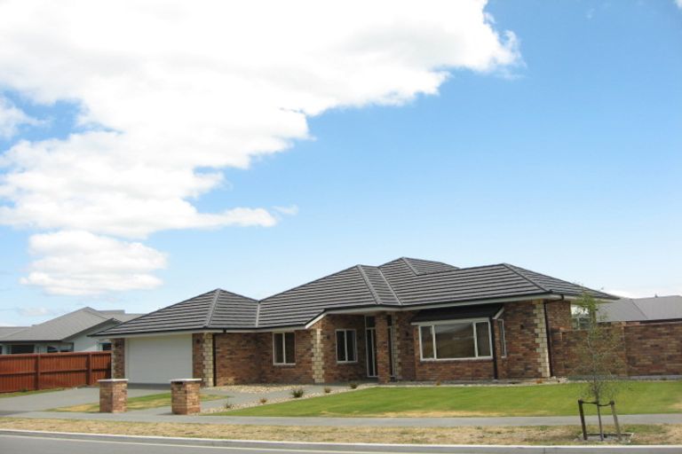 Photo of property in 17 Foresters Crescent, Parklands, Christchurch, 8083