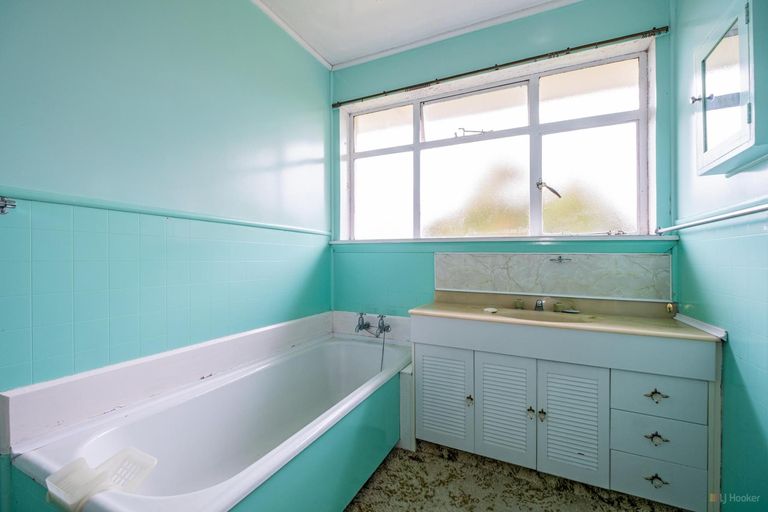 Photo of property in 1 Regent Street, Waimate, 7924