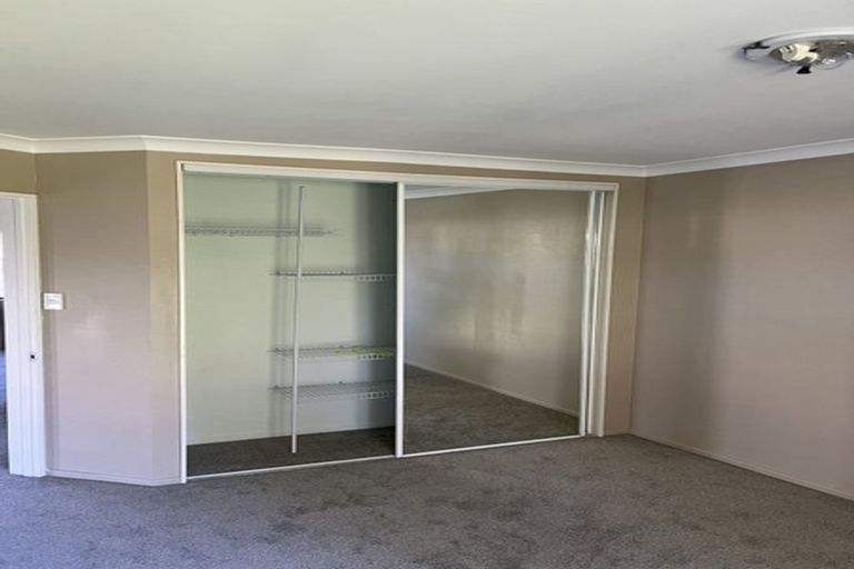 Photo of property in 36 Hugh Green Drive, Pinehill, Auckland, 0632