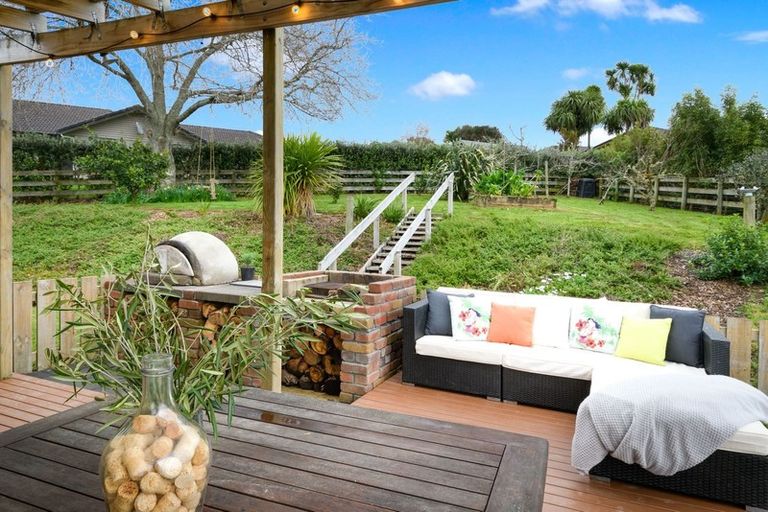 Photo of property in 5 Gavinike Place, Waimauku, 0812