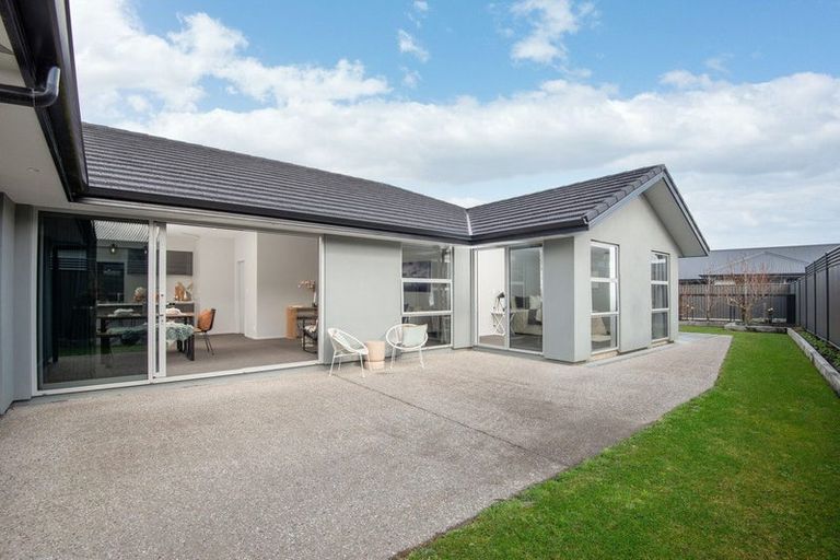 Photo of property in 15 Caledonia Drive, Mosgiel, 9024