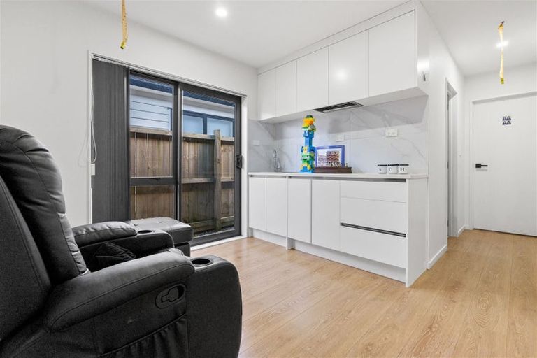 Photo of property in 13 Hard Beech Street, Takanini, 2110