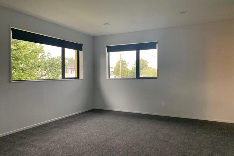 Photo of property in 10a Kelkirk Street, Kelston, Auckland, 0602