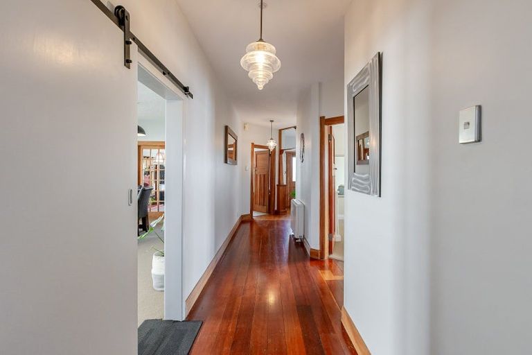 Photo of property in 9 Wha Street, Lyall Bay, Wellington, 6022