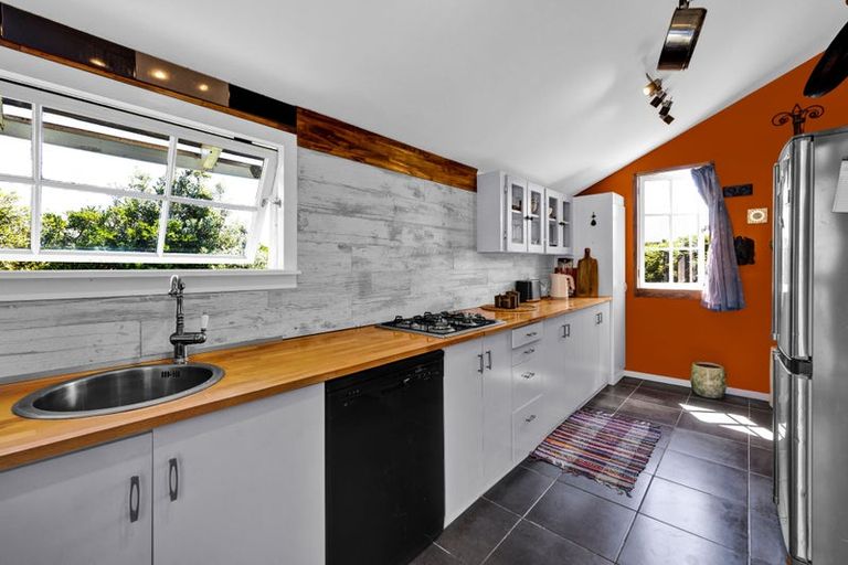 Photo of property in 21 Egmont Street, Patea, 4520