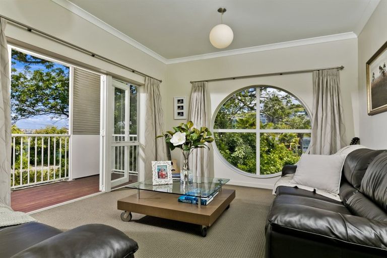 Photo of property in 6 Puriri Boulevard, Orewa, 0931