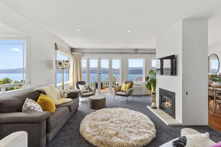 Photo of property in 22 Tai Paku Paku Road, Karaka Bays, Wellington, 6022