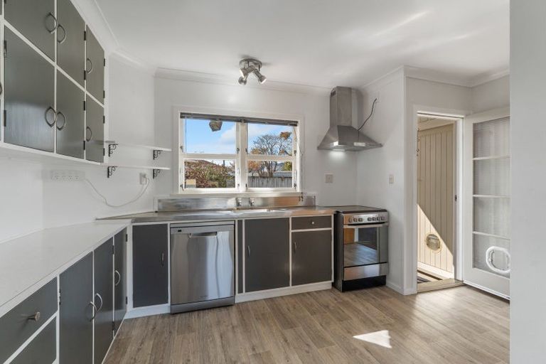 Photo of property in 55 Karaka Crescent, Levin, 5510