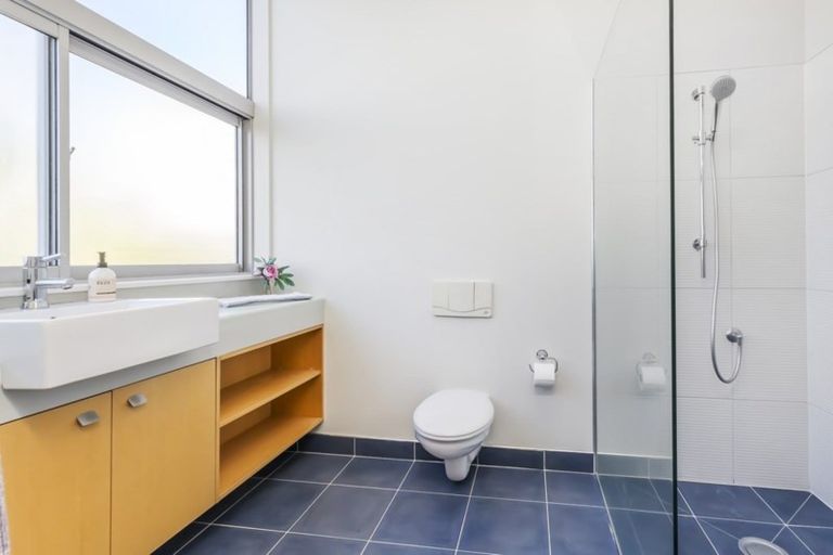 Photo of property in 32 Mantell Street, Seatoun, Wellington, 6022