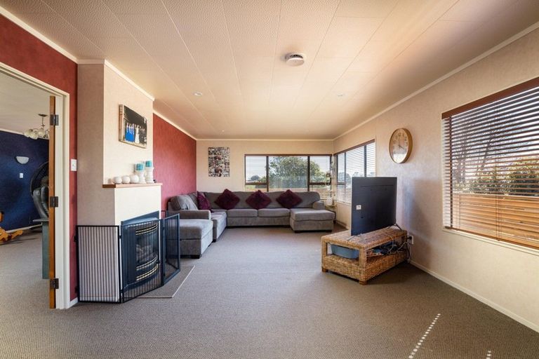 Photo of property in 6 Silby Street, Waitara, 4320