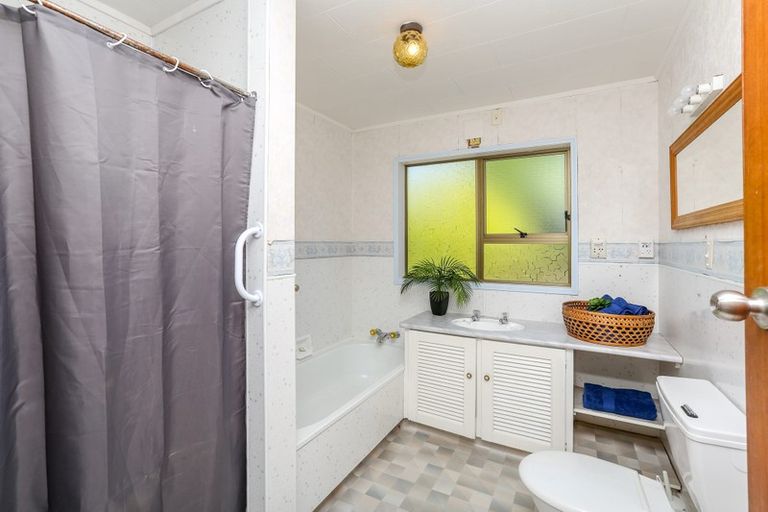 Photo of property in 9 Cabot Place, Frankleigh Park, New Plymouth, 4310