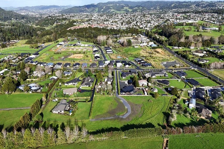 Photo of property in 15 Sands Road, Glenbervie, 0173