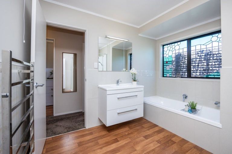 Photo of property in 37 Endeavour Avenue, Flagstaff, Hamilton, 3210