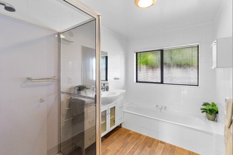 Photo of property in 14 Easton Way, Levin, 5510