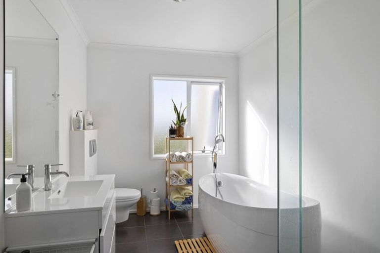 Photo of property in 16 Nadine Stanton Drive, Bell Block, New Plymouth, 4312