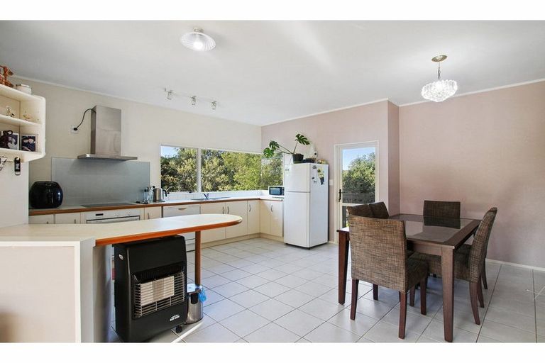 Photo of property in 4 Tern Place, Unsworth Heights, Auckland, 0632