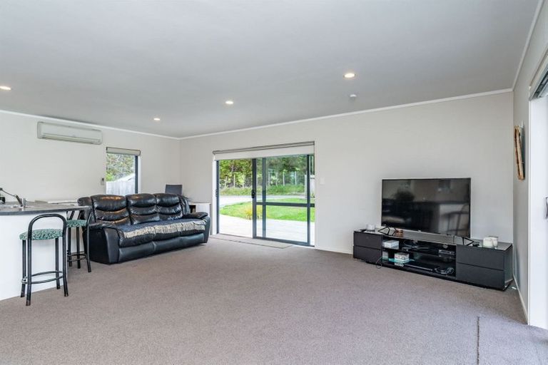 Photo of property in 11 Wharuka Glade, Mangawhai, 0505