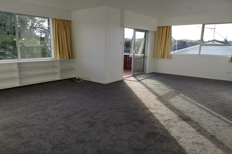 Photo of property in 1/11 Park Avenue, Northcote, Auckland, 0626