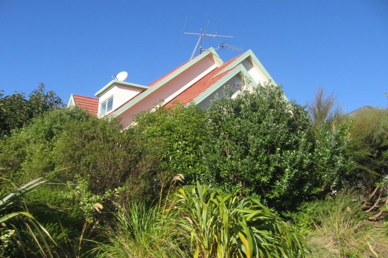 Photo of property in 8 Lanyon Place, Whitby, Porirua, 5024