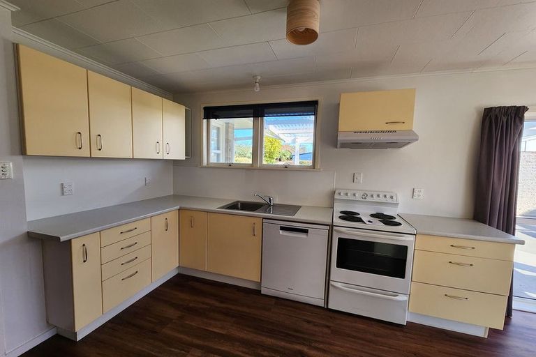 Photo of property in 23 Lipscombe Crescent, Havelock North, 4130