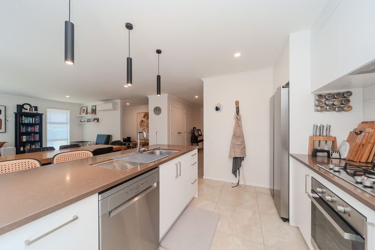 Photo of property in 6 Topsail Way, Whitby, Porirua, 5024