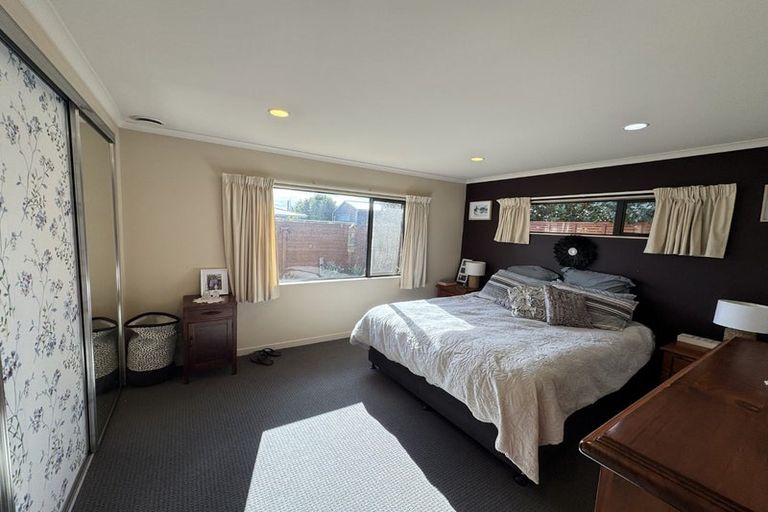 Photo of property in 6a Neeve Place, Taradale, Napier, 4112