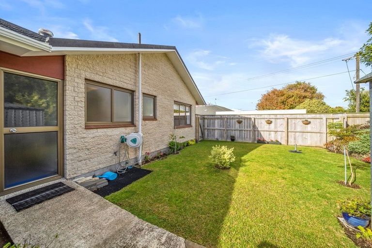 Photo of property in 98b Govett Avenue, Frankleigh Park, New Plymouth, 4310