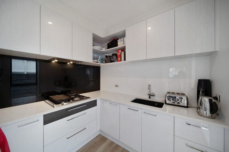 Photo of property in 8 Awakirihi Close, Shamrock Park, Auckland, 2016