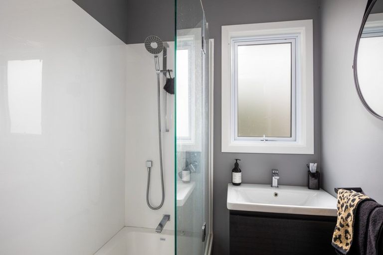 Photo of property in 327 Frankley Road, Ferndale, New Plymouth, 4310