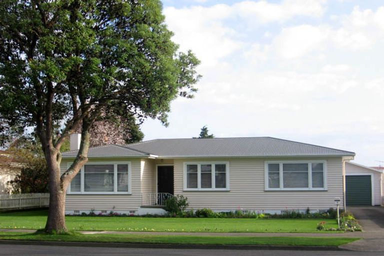 Photo of property in 5 College Street, Awapuni, Palmerston North, 4412