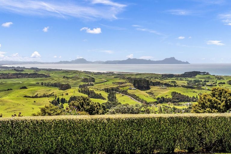 Photo of property in 275 Massey Road, Waipu, 0582