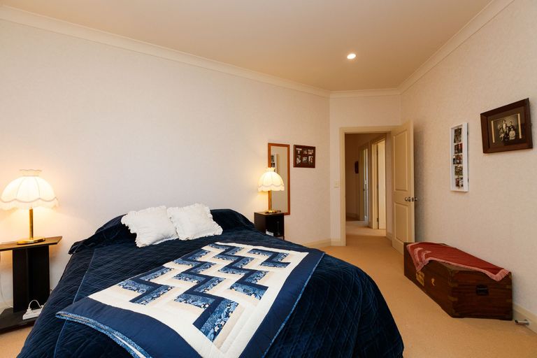 Photo of property in 7 Heritage Place, Terrace End, Palmerston North, 4410