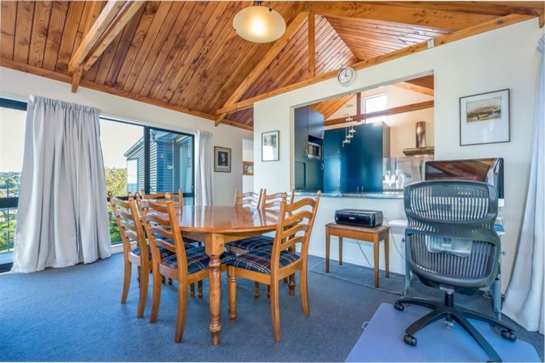 Photo of property in 100 Viewmont Drive, Harbour View, Lower Hutt, 5010