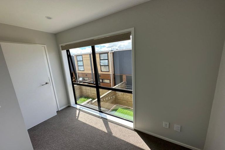 Photo of property in 4/23 Parson Lane, Papatoetoe, Auckland, 2025