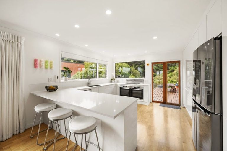 Photo of property in 53 Sunrise Boulevard, Tawa, Wellington, 5028