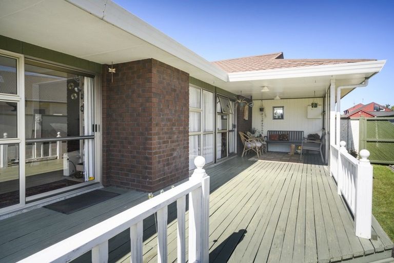 Photo of property in 8 Grange Place, Milson, Palmerston North, 4414