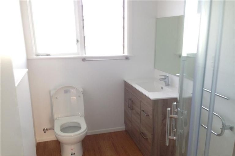 Photo of property in 39 Archibald Road, Kelston, Auckland, 0602