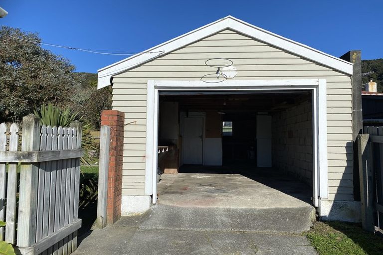 Photo of property in 33 Karaka Street, Wainuiomata, Lower Hutt, 5014