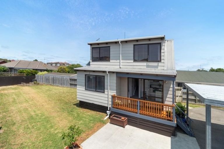 Photo of property in 16b Bay Street, Red Beach, 0932