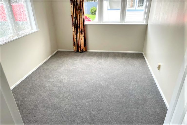 Photo of property in 33 Hardy Street, Waterloo, Lower Hutt, 5011