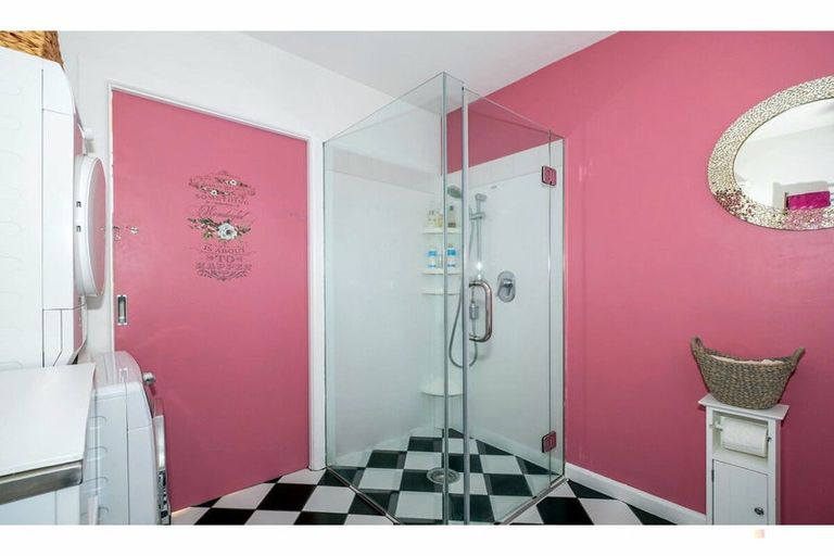 Photo of property in 22 Mckenzie Street, Geraldine, 7930