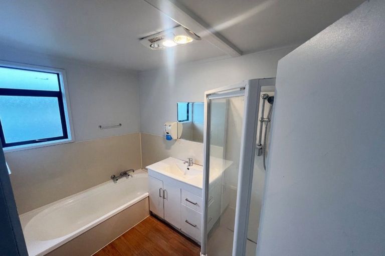 Photo of property in 1 Gambare Place, Wattle Downs, Auckland, 2103