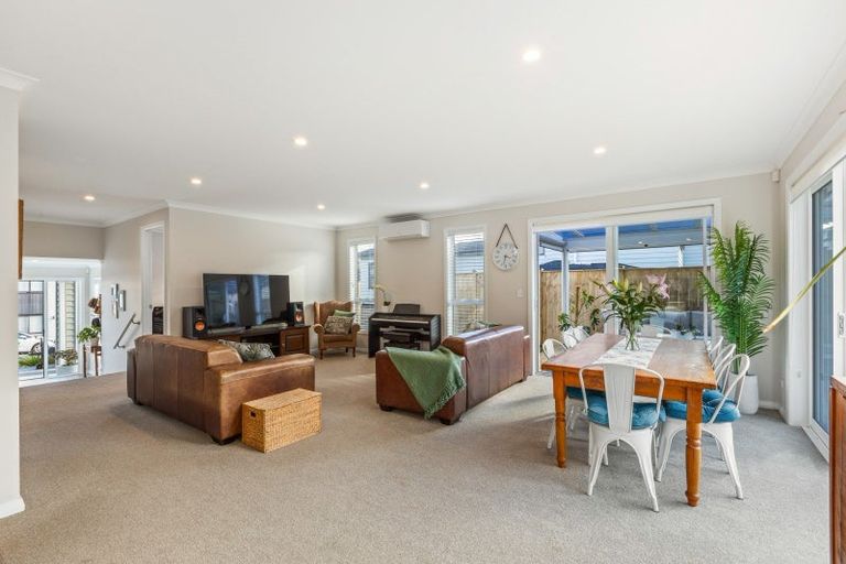 Photo of property in 140 Godfrey Drive, Orewa, 0931