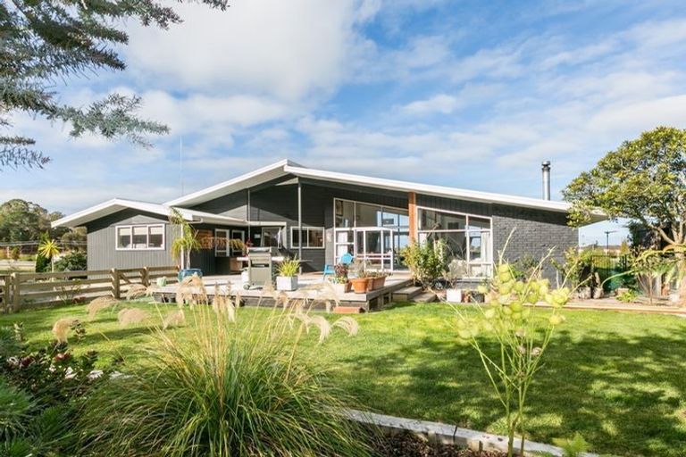 Photo of property in 63 Oak Road, Poraiti, Napier, 4112